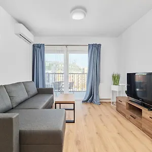 Modern Elegance With Ac By Renters Wrocław